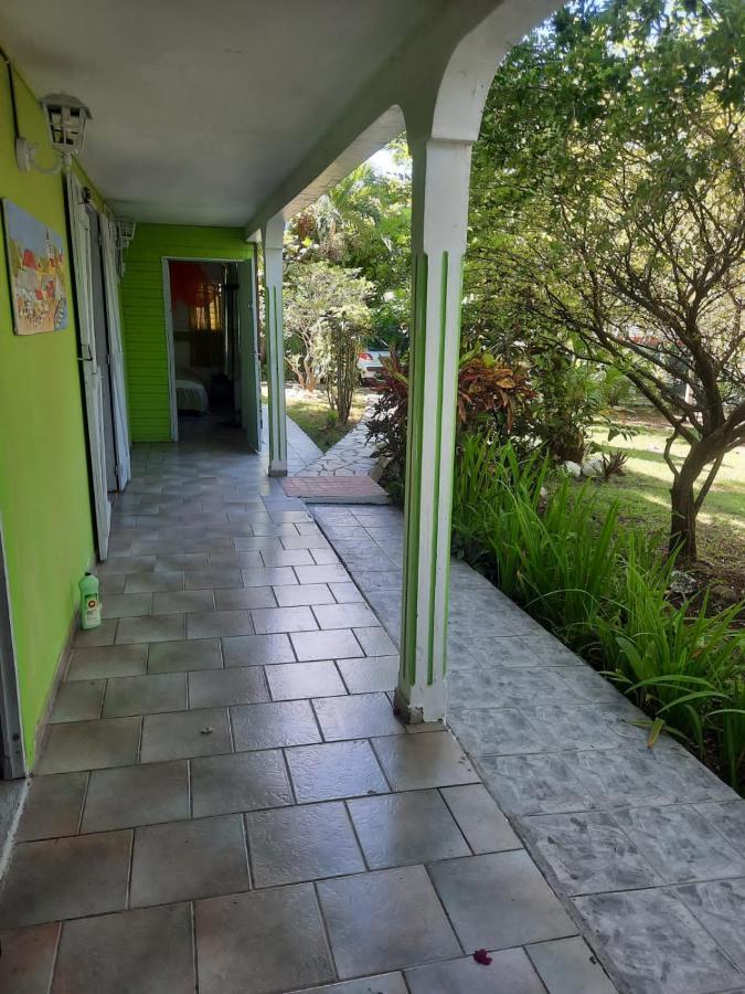 Le Jardin De Massieux Lejlighed Bouillante Eksteriør billede